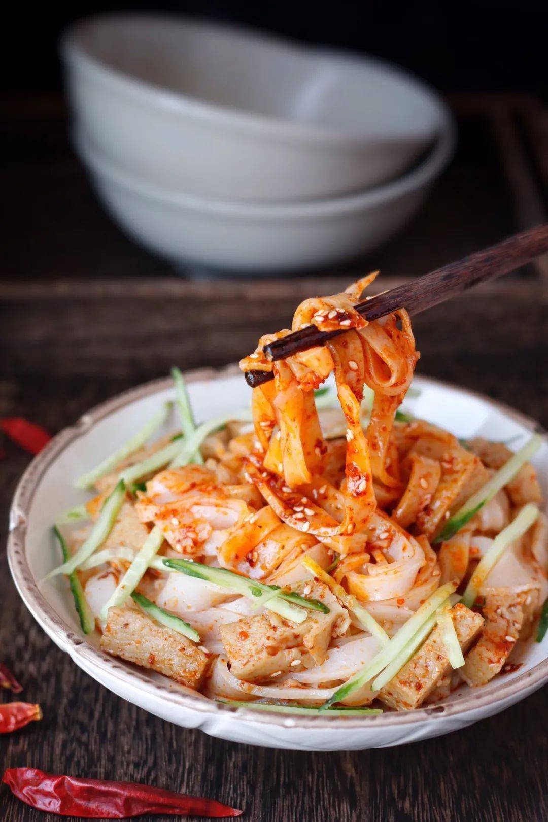 在家自制涼皮，簡單又干凈，看著都流口水